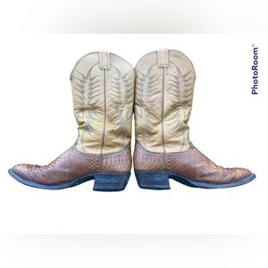 Nocona vintage‎ snakeskin cowboy boots. Size 8D.